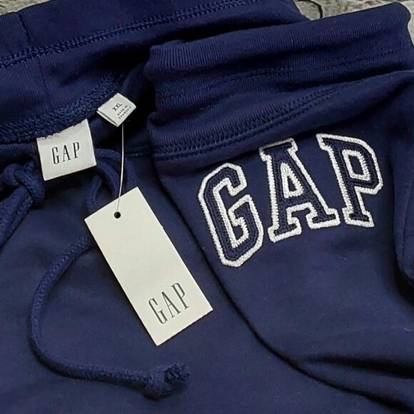'GAP' CLASSIC FIT LOGO FLEECE LINED DRAWSTRING STRAIGHT-LEG SWEATPANTS - Picture 6 of 13